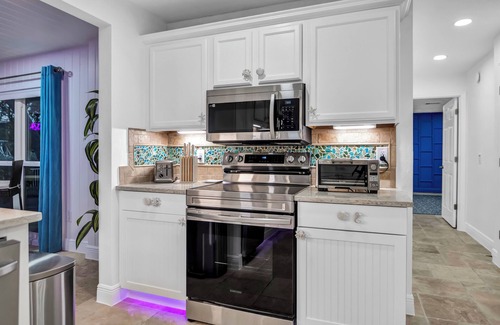 Bay Isle House | Coastal Escape in Sarasota – Siesta Key Beach & Kayak-Friendly Sandbar