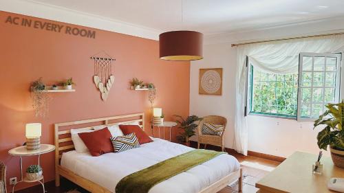 Charneca de Caparica e Sobreda House | Coastal Garden Paradise Retreat- 6 min from the beach
