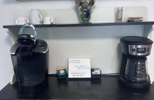 Alligator Point House | Coastal Getaway – Steps from the Beach with a Fishing lagoon & Outdoor Shower!n.