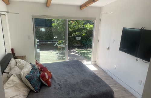 Mar Vista House | Coastal Living in Modern 3Bdrm Home Mar Vista / Santa Monica- 5 min to beach