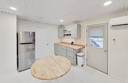 Sorrento Apartment | Coastal New England Gem | 2-Unit House | 5-Minute Walk to Sorrento Harbor