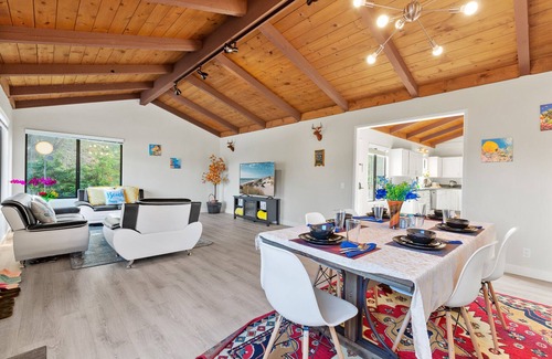 Moss Beach House | Coastal Retreat - 3,000 sqft, Pets Ok, Walk 2 Beach & Tidepools, Surf, see Seals