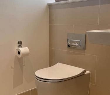 Porthcawl Apartment | Coastal Retreat at Rest Bay, Porthcawl