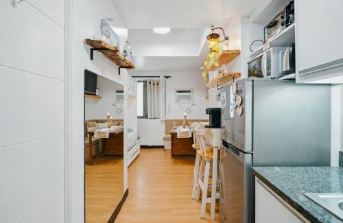 Legazpi Village Apartment | Coastal Studio in KL Tower Serviced Residences, Greenbelt, Makati! Maximum capacity 5 pax!