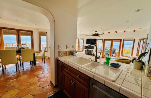 Avalon Villa | Coastal Villa W Balcony & Ocean Panorama