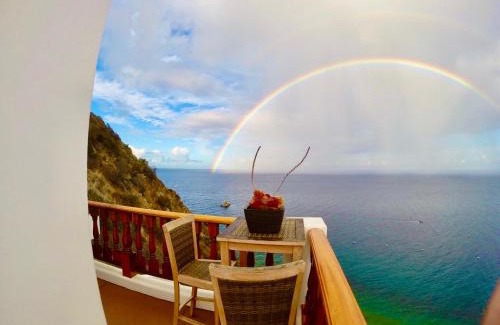 Avalon Villa | Coastal Villa W Balcony & Ocean Panorama