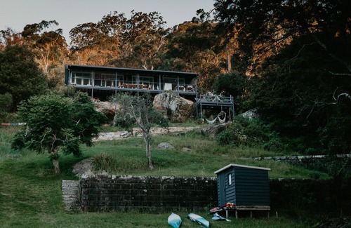 Coasters Retreat House | Coasters, waterfront nature retreat