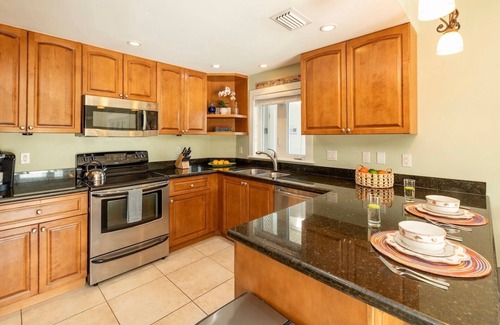 Key West Condo | *COASTLINE COMFORT @ COCONUT MALLORY* Condo + LAST KEY SERVICES…