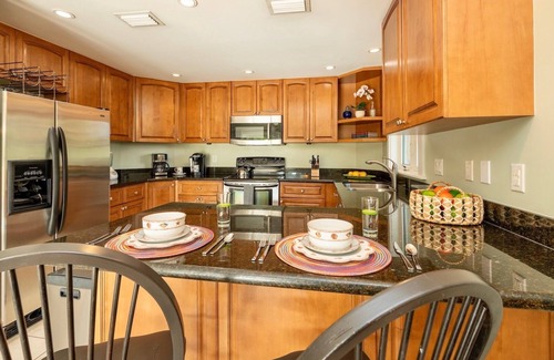 Key West Condo | *COASTLINE COMFORT @ COCONUT MALLORY* Condo + LAST KEY SERVICES…