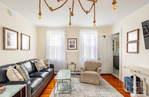 Mystic - New London House | Coates Townhome 3BR Historic Home Near Mystic Seaport