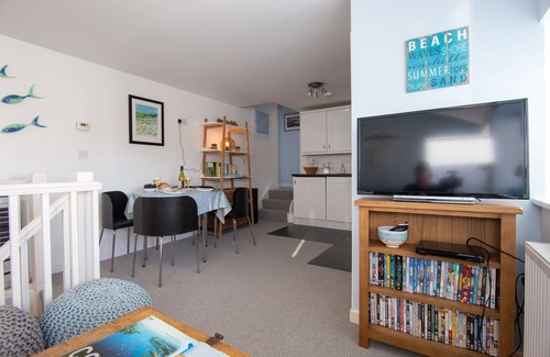 Mousehole Apartment | Cobbles Loft in Mousehole Minutes from Harbour