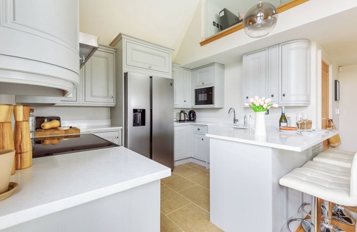 Docking Cottage | Cobblestone Cottage - sleeps 4 guests in 2 bedrooms