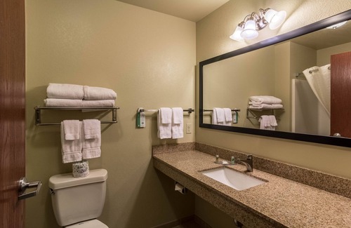 Erie Hotel | Cobblestone Hotel & Suites - Harborcreek