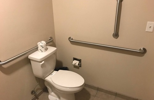 Clarion Hotel | Cobblestone Inn & Suites - Clarion