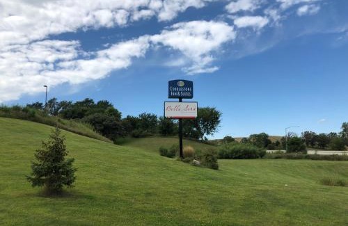 Denison Hotel | Cobblestone Inn & Suites - Denison | Oak Ridge