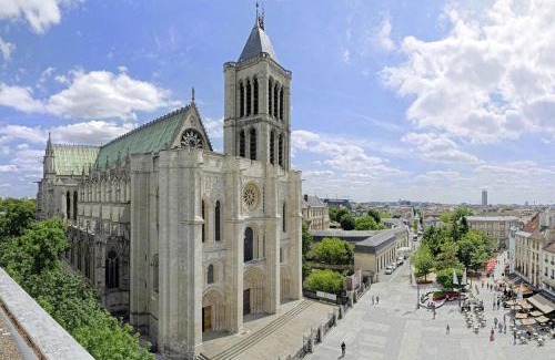 Pierrefitte-sur-Seine Apartment | Coca-Cola Studio near Paris