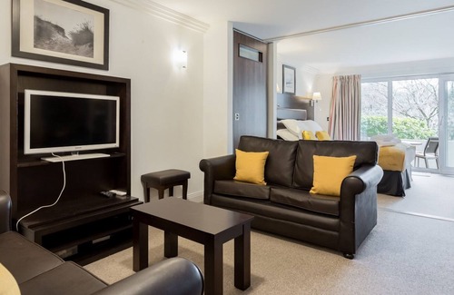 Westbourne Apartment | Cockles - an apartment that sleeps 2 guests in 1 bedroom