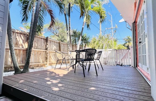 Poinsettia Heights Apartment | Coco Bay Condos