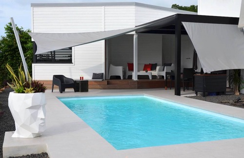 Deshaies Villa | Coco Cannelle Annex 2 bedrooms with private swimming pool (children over 10 years old) (In the heart of the village of Deshaies)