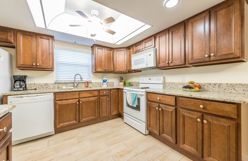 Avon By The Sea Condo | Cocoa Beach Club by Happy Palm Stays