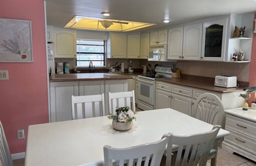 Avon By The Sea Condo | Cocoa Beach Club On- the- Beach - Great 3 Bedrm, Poolside Condo