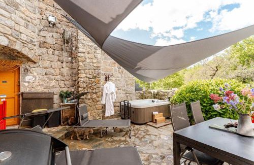 Labastide-sur-Besorgues House | Cocon avec jacuzzi