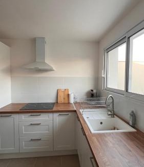 Aimargues Apartment | Cocon Design avec jardin privé