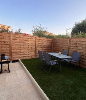 Aimargues Apartment | Cocon Design avec jardin privé