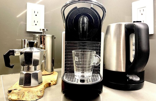 Southwest Coconut Grove House | Coconut Grove Cozy Tiny House 🌿 Hammock Outdoor Shower Walk to Grove Cafes