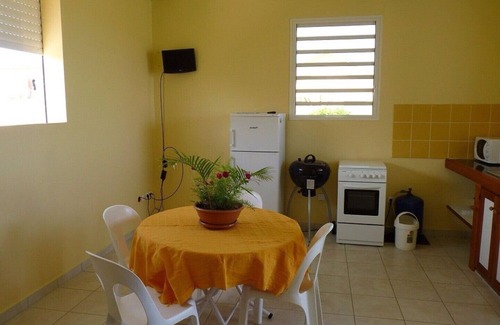 Dubedou House | Coconut tree - quiet place, equipped house, saltwater pool