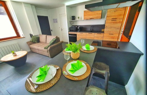 Holtzwihr Apartment | COCOON SPA-4 Pers-Jacuzzi-Parking-Jardin-Clim-Colmar