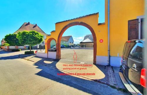 Holtzwihr Apartment | COCOON SPA-4 Pers-Jacuzzi-Parking-Jardin-Clim-Colmar