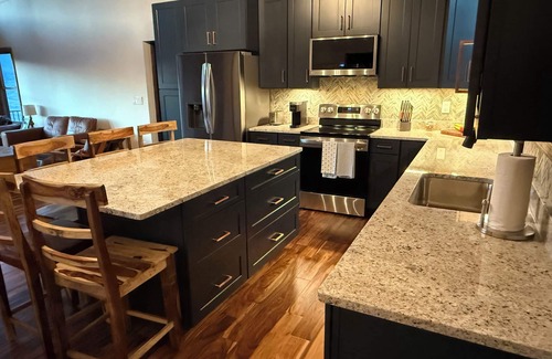 Wapiti House | Cody WY Yellowstone Luxury Mountain Escape - 3 Bed 2 Ba Amazing Mountain Views