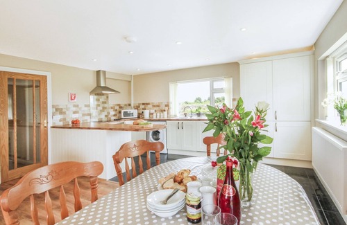Brynrefail Cottage | COED BOLYN LODGE, family friendly, with a garden in Bethel