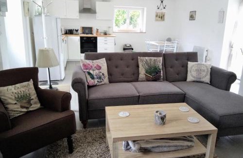 Credin House | Coet Moru Gites Lavender Cottage