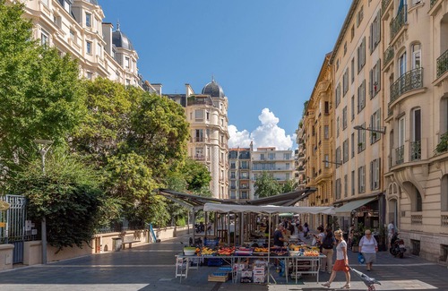 Vernier Apartment | Coeur de Nice, charme Authentique Niçois, terrasse.