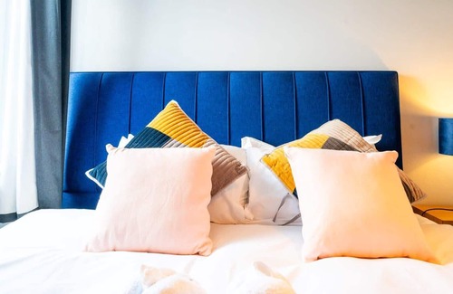 Clifton House | Cohost Partners | 4BR/2BA | Free Parking | WiFi