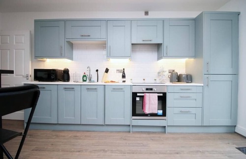 Cardiff Apartment | Cohost Partners Cozy 2BR Flat Near Cardiff Attractions