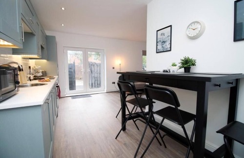 Cardiff Apartment | Cohost Partners Cozy 2BR Flat Near Cardiff Attractions