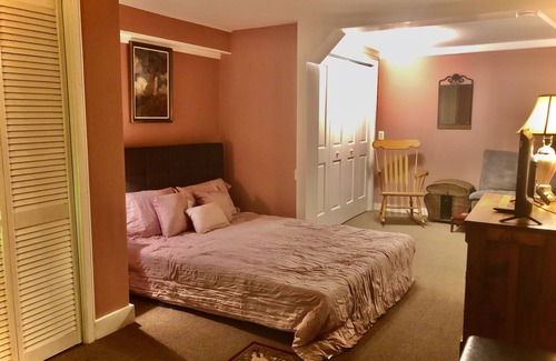 West Eaton House | Cold Spring Farm Milk House Apt. - Colgate & Hamilton College , Pet friendly