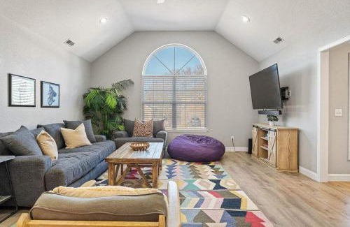 Bentonville House | Coler House Cyclist Retreat with Hot Tub