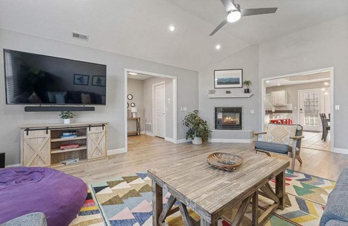 Bentonville House | Coler House Cyclist Retreat with Hot Tub