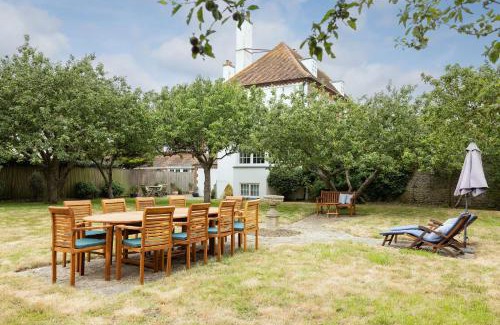 Selsey House | Coles House By The Butler Collection