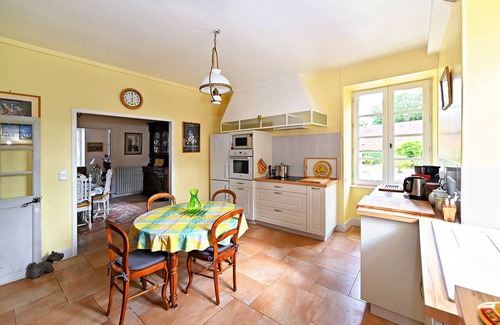 Commarin House | Colette's house (sleeps 8)