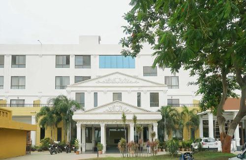 Shirdi Hotel | Collection O Sanskruti Resort