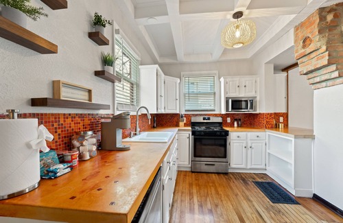 Topeka House | College Hill Bungalow