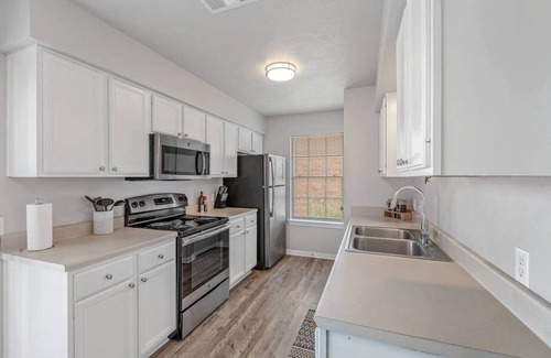 University Park Apartment | College Station Bright & Comfortable Stay Near Texas A&M