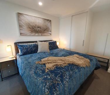 Glenelg Apartment | Colley 11-11 Sub-Penthouse Luxurious Glenelg