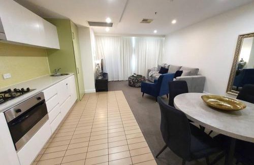 Glenelg Apartment | Colley 11-11 Sub-Penthouse Luxurious Glenelg