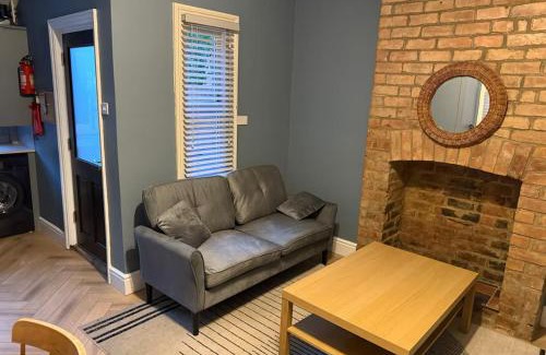 Beeston Apartment | Collin street